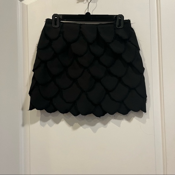 Moschino Cheap and Chic Tiered Petal Skirt SZ 8 - Picture 2 of 3